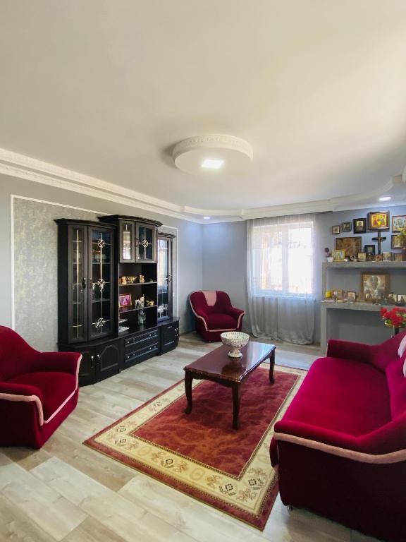 Mamuka's Guesthouse room 6